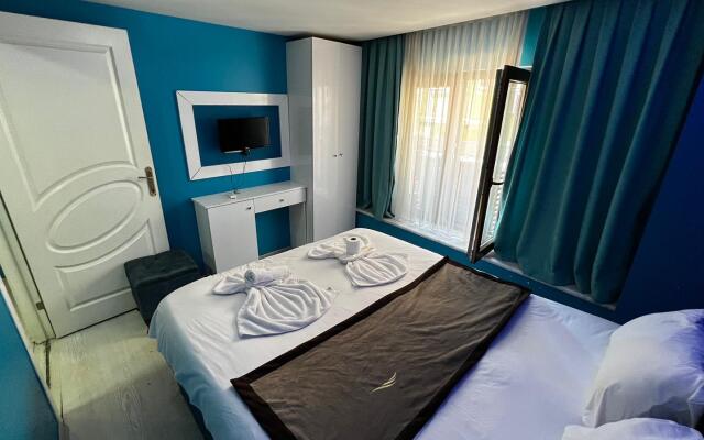 Отель Moon Blue