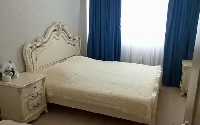 Na Lakoba Apartments