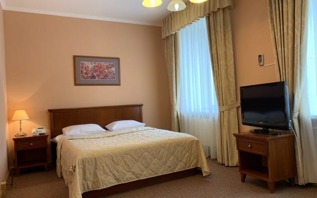 Отель Кристалл