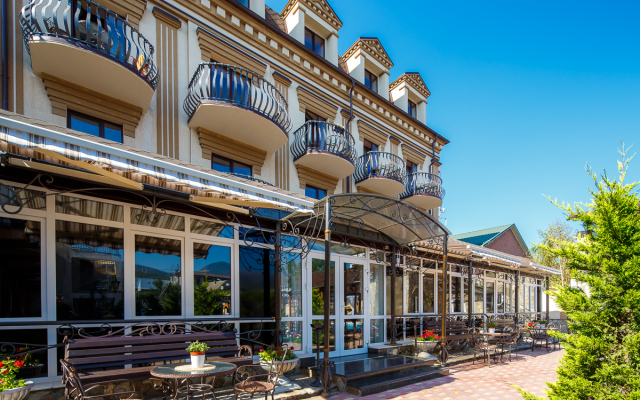 Marinus Hotel