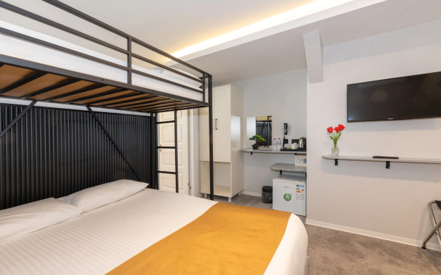 Istanbul Holiday Hotel
