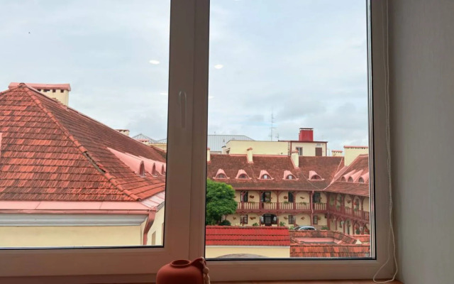 Yevrouyut Yarkaya Studiya V Samom Tsentre Flat