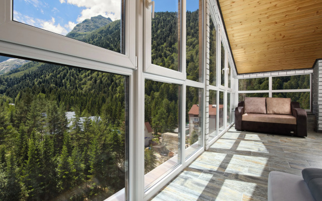 Mirros Subay Hotel Dombay