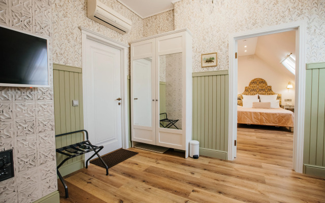 Kuptsov Dom Hotel