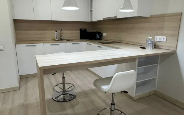 Apart-' Yes, apartments by botanical garden