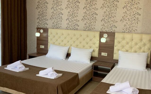 Golden Plaza Hotel