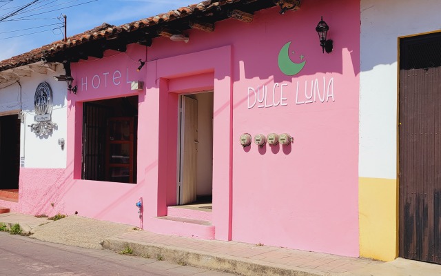 Hotel Dulce Luna