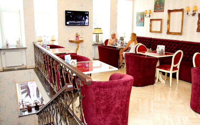 Vintazh Hotel