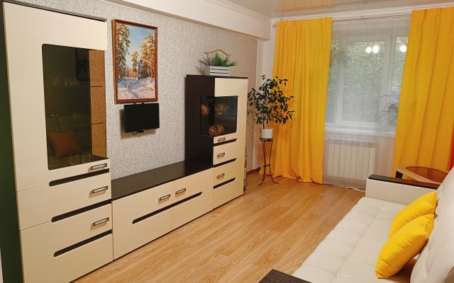 V Tsentre Kalugi Flat