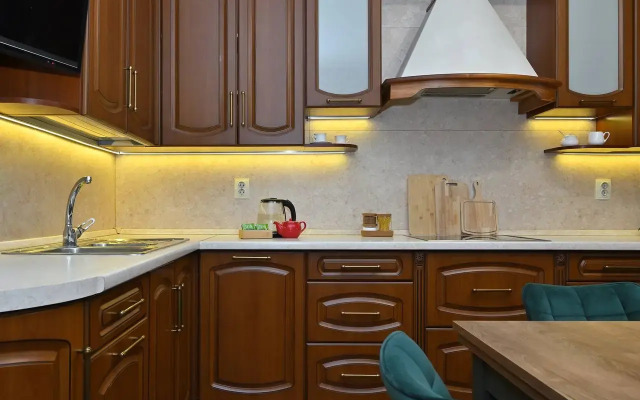 V Tsentre, Na Gagarina Flat