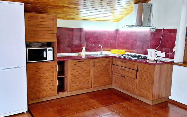 Tretiy Etazh Private house
