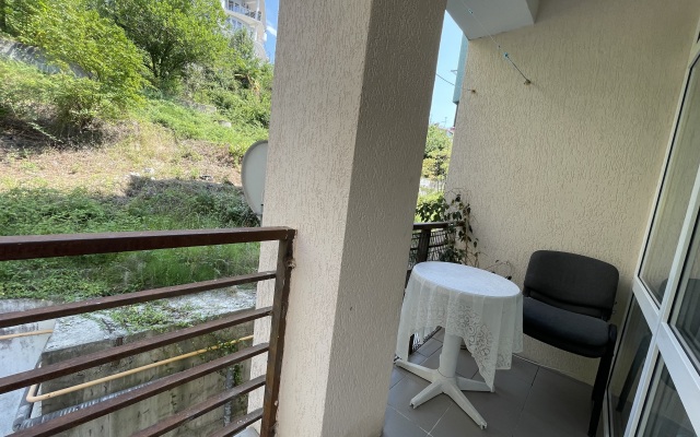 2-Kh Komnatnaya V Tsentralnom Rayone Sochi Flat