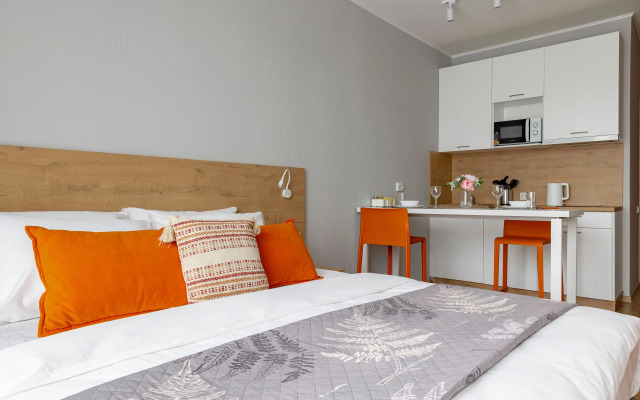 Studiya u Metro Parnas Apartments