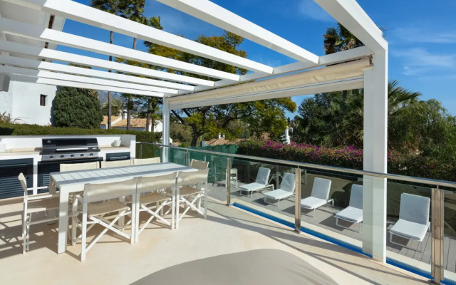All About Villa Breeze