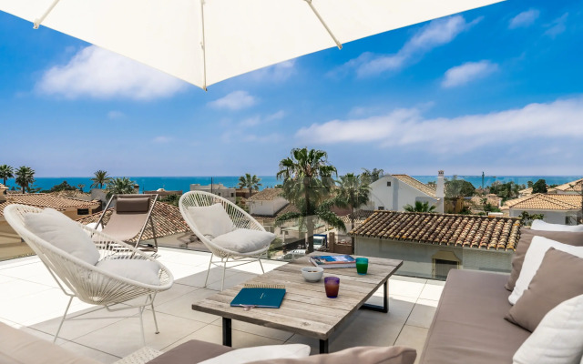 All About Villa Gladiolo