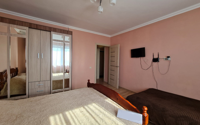 Na Ulitse Kuryzhova 30 Flat