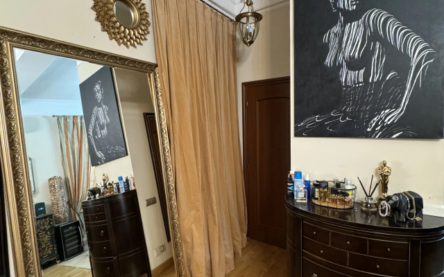 Dizaynerskaya U Kremlya Flat