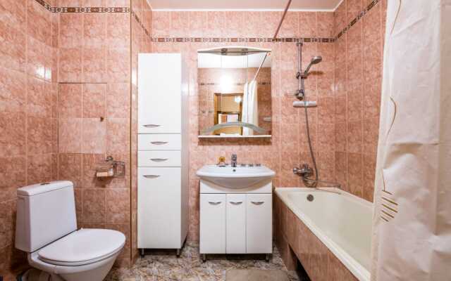 S Shikarnym Vidom U Metro Uzshnaya Apartments