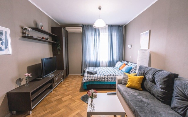 Na Ulitse Dmitriya Ulyyanova 43/3 Flat