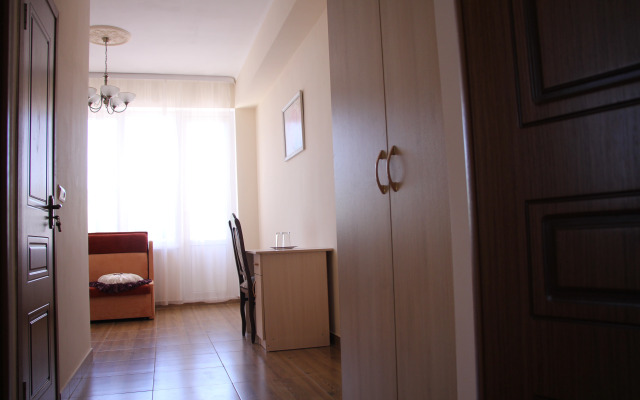 Lara Hotel