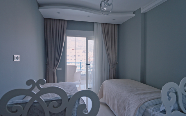 Na Pervoy Linii Morya Yekta Queen Apartments