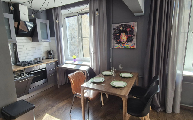 Dvukhkomnatnaya Ryadom S Pokrovkoy Flat