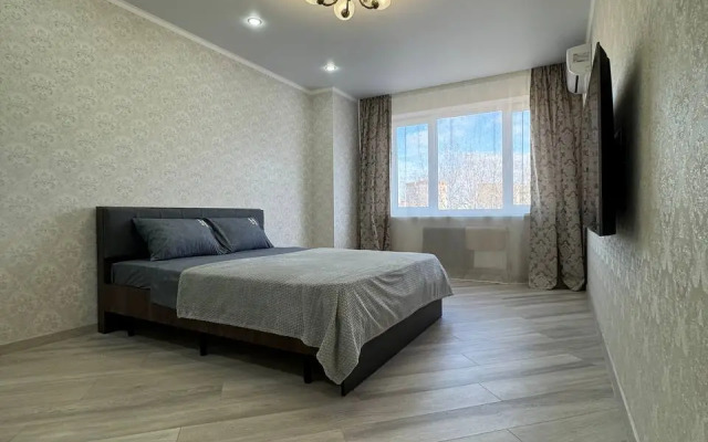 Квартира Шикарная двухкомнатная с лоджией