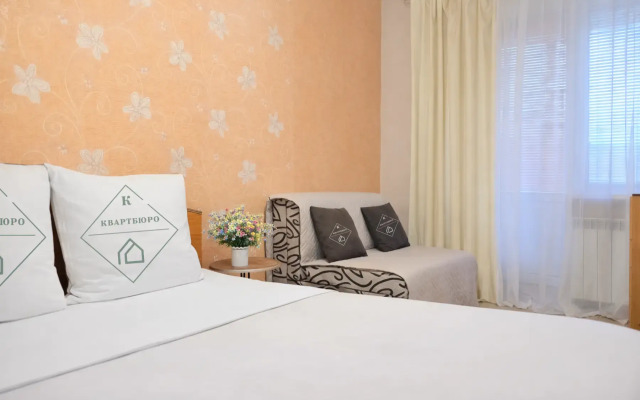 Апартаменты 2-х комн в центре города в Уссурийске