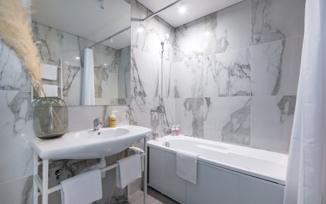 Summer Suites - clean sea without fuel oil at 450 meters Kurortny Hotel