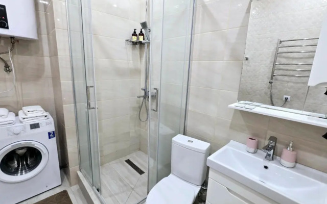 S Basseynom V Zhk Nevada Apartments