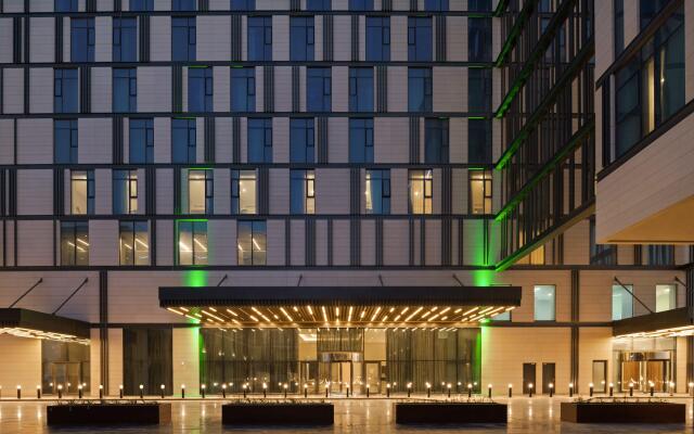 Holiday Inn Dubai al-Maktoum Airport, an IHG Hotel