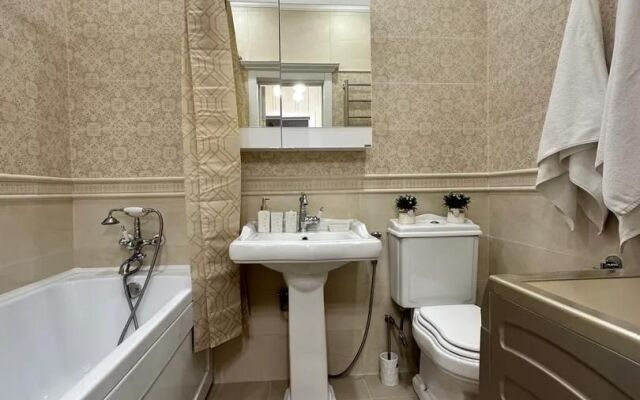 Na Chkalova 37 S Vidom Na Gory Apartment