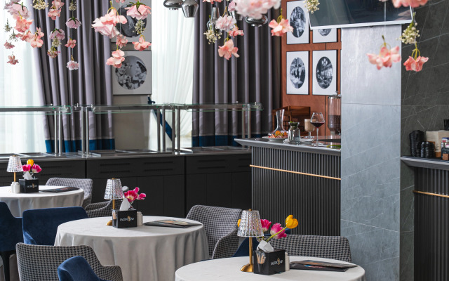STATUS Boutique Hotel