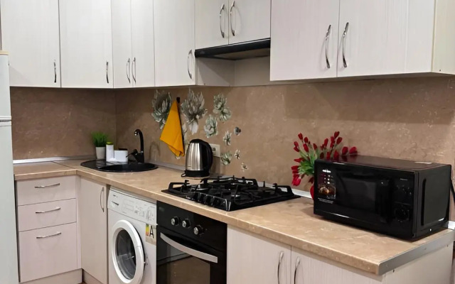 Uyutnaya Prostornaya Kvartira Flat