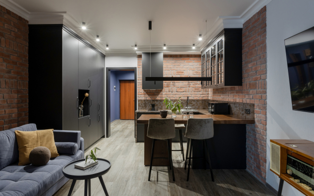 Shikarnaya kvartira u metro Moskovskaya Apartments