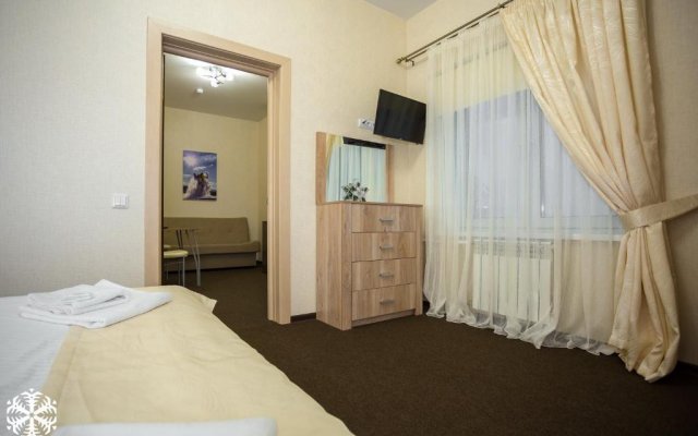 Sportivno-Gostinichnyij Kompleks Zima-Leto Hotel