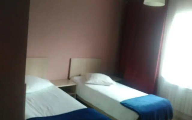 Отель Людмила