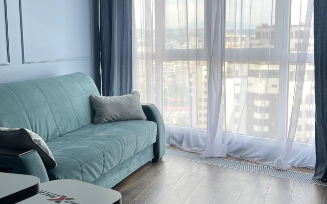 V Tsentre S Vidom Na More Flat