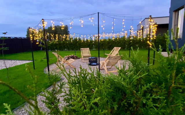 Частный дом дизайнерский великолепной уличной территорией