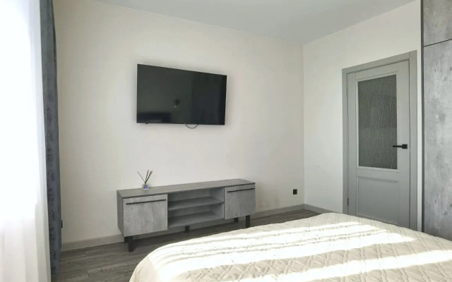 Yevrodvukhkomnatnaya ryadom s Trts Planeta Flat