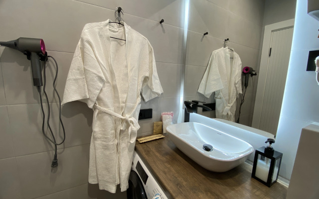 Dvukhetazhnaya Dizayn Studiya Delyuks Flat