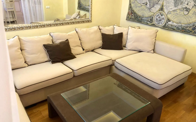 Апартаменты в центре с видом на Севастопольскую бухту