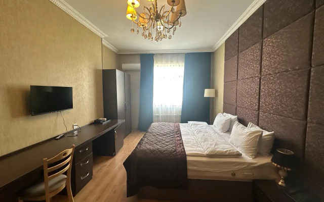 Hotel Grand Mirror