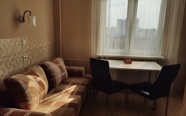 Квартира на Академика Мехренцева 9