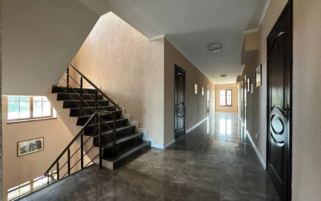 Altera Guest House