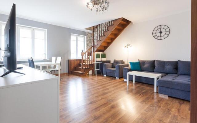 Tryohkomnatnyj Penthaus, YUzhnyj vokzal,Kolibri#27/13 Apartments