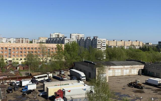 Na Ulitse Zhuravlyova 11/2 Apartments