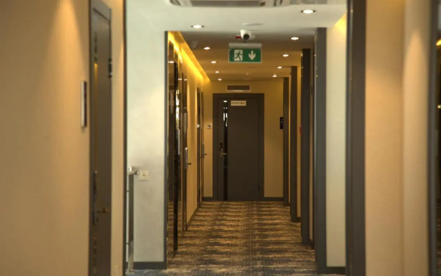 Отель Unique Airport