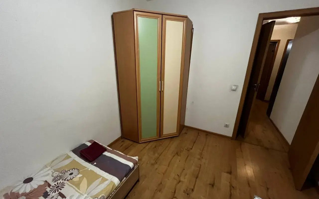 Dvukhkomnatnaya Kvartira V Kolpino Flat