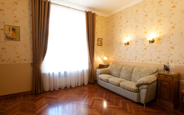 Квартира двухкомнатная Марсово Поле